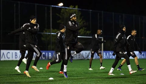 Beşiktaş'ın Fenerbahçe derbisi kamp kadrosu açıklandı!