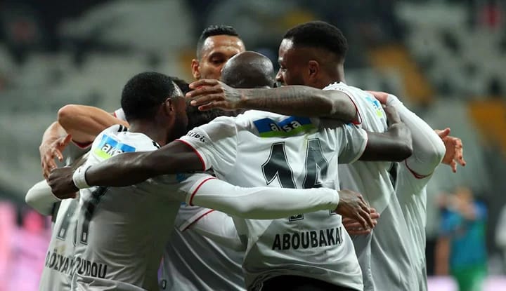 Beşiktaş'ın Galatasaray derbisi kamp kadrosu açıklandı!
