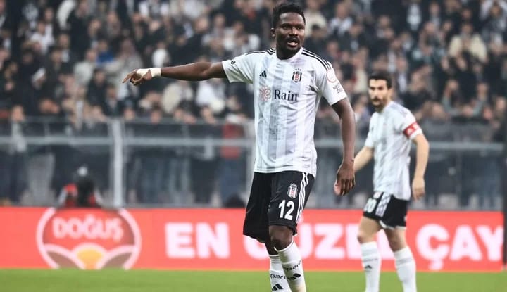 Beşiktaş'ın gözden çıkardığı Amartey'e Premier Lig'den sürpriz talip!