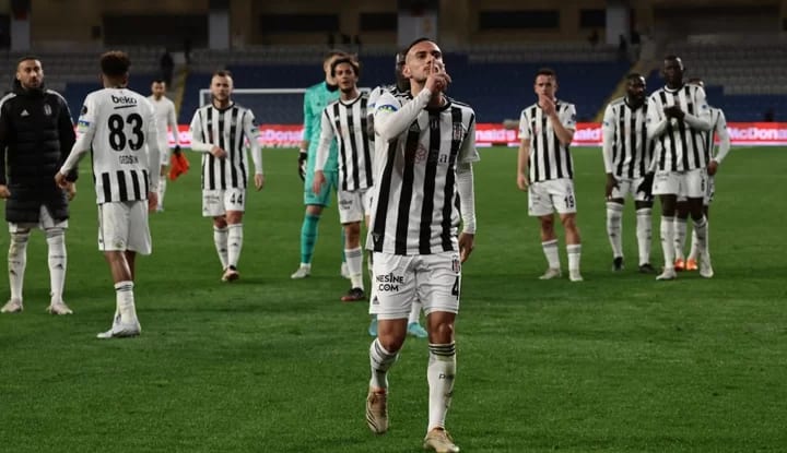 Beşiktaş'ın İstanbulspor karşılaşması öncesi ilk 11'i belli oldu!