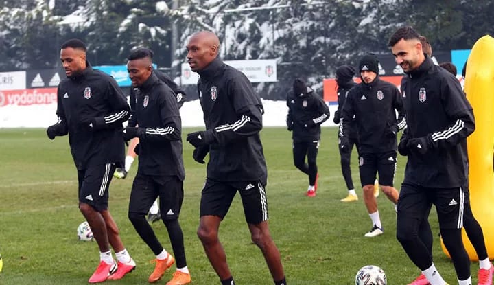 Beşiktaş'ın Karagümrük maçı kamp kadrosu açıklandı! 3 isim kadroda yok!