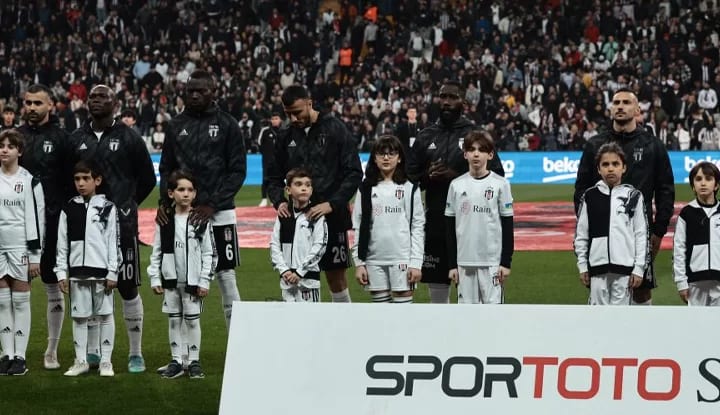 Beşiktaş'ın Trabzonspor maçı için kamp kadrosu belli oldu!