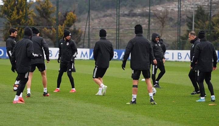 Beşiktaş'ın yıldızını hırs bastı! Teknik heyetin gözüne girdi!