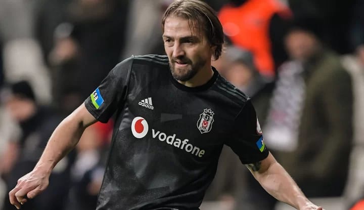 Beşiktaş'la anılan Caner Erkin'e La Liga yolu gözüktü!