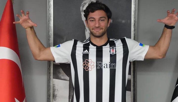 Beşiktaşlı futbolcu Emrecan trafikte saldırıya uğrayıp yaralandı!