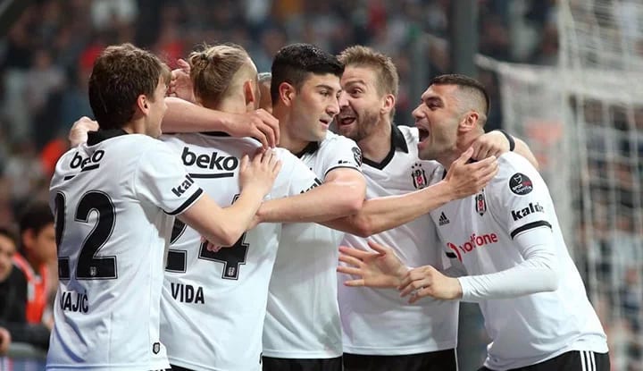 Beşiktaşlı iki yıldız indirimi kabul etmedi, tek taraflı indirim operasyonu yapılacak!