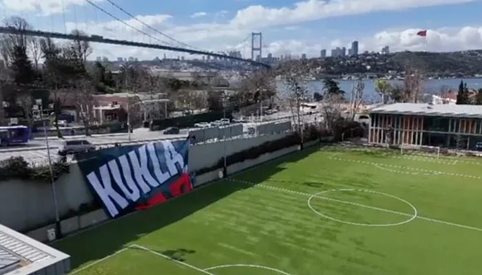 Beşiktaşlı taraftardan TFF’ye pankartlı tepki!
