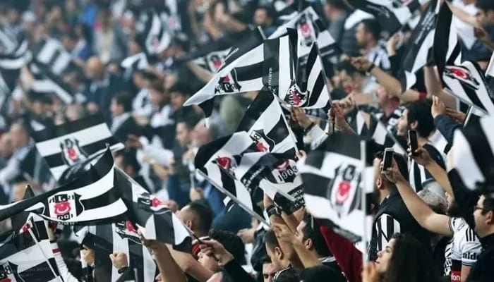 Beşiktaş'lı taraftarlardan, Trabzonspor'a Osayi-Samuel göndermesi!