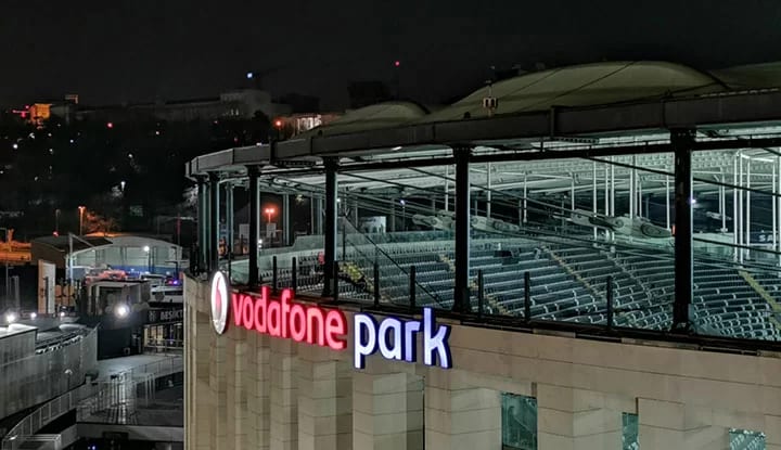 Beşiktaşlı yönetici açıkladı! "Tribün koltuklarını kaldıracağız"