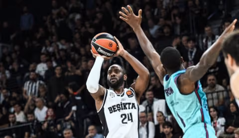 Beşiktaş kendi evinde Barcelona'ya mağlup oldu!
