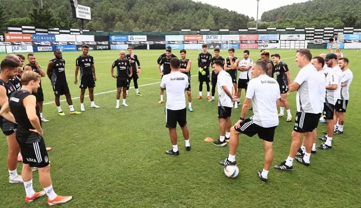 Beşiktaş’ta 23 yıl sonra bir ilk! 10 numara boşta kaldı!