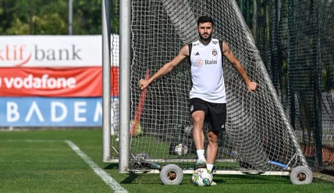 Beşiktaş'ta 3 yerli yolcu oluyor!