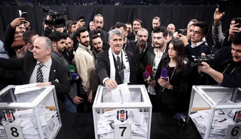 Beşiktaş'ta acil toplantı kararı!