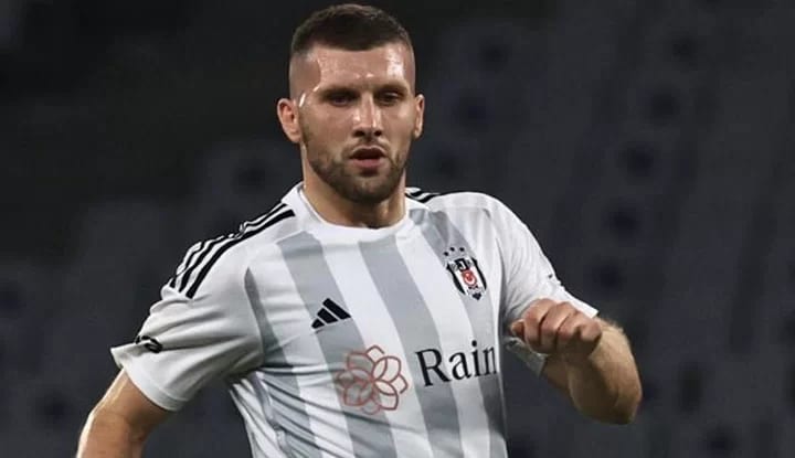 Beşiktaş'ta Ante Rebic yolcu!