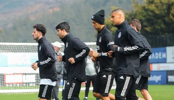 Beşiktaş'ta antrenmanların devam etme nedeni ortaya çıktı!