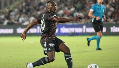 Beşiktaş'ta asisti yaptı, oyundan alındı!