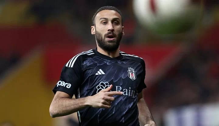 Beşiktaş'ta ayrılık! Cenk Tosun ile yollar ayrılıyor!