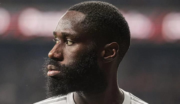 Beşiktaş'ta ayrılık kapıda! Menajeri görüşmeye gitti
