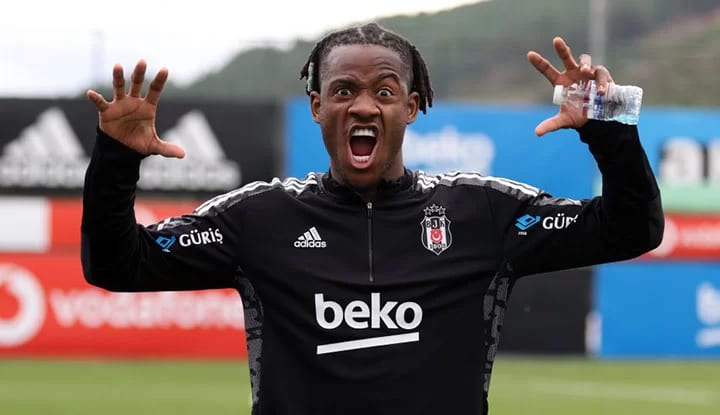 Beşiktaş'ta Batshuayi sakatlandı!