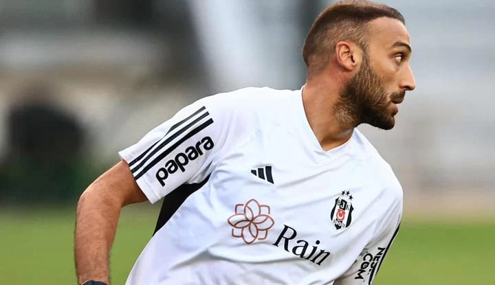 Beşiktaş'ta Cenk Tosun Tosun'la ipler koptu! Yeni sözleşmeyi...