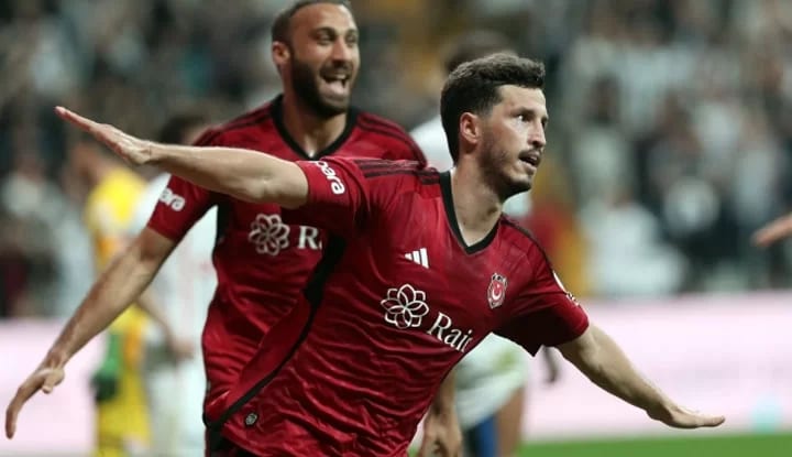 Beşiktaş'ta Cenk Tosun ve Salih Uçan ile görüşme yapılmadı!