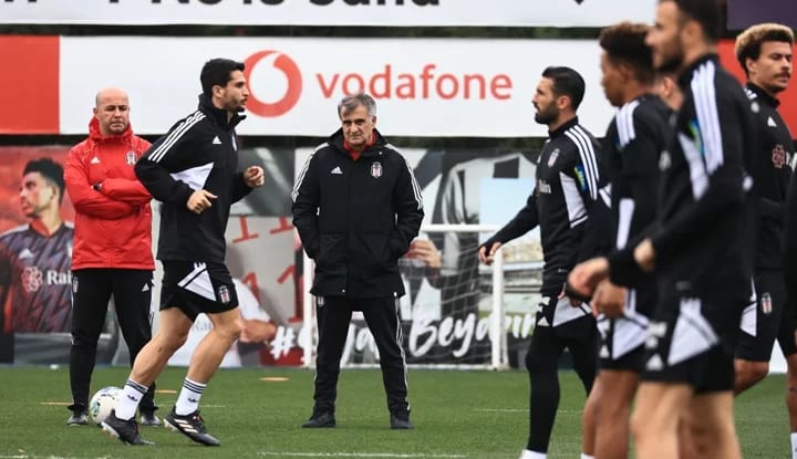 Beşiktaş'ta dev operasyon! Maaş bütçesi büyük oranda düşecek!