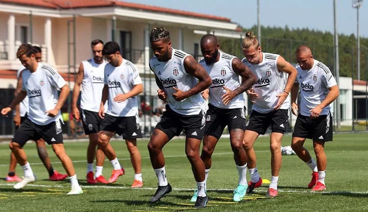 Beşiktaş'ta dikkat çeken iki isim! Teknik heyeti memnun etti