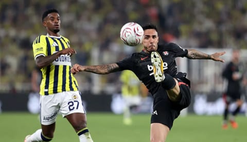 Emirhan Topçu'dan Archie Brown'a gönderme!