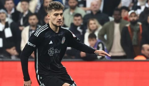 Beşiktaş'ta Ernest Muçi'den bombardıman!