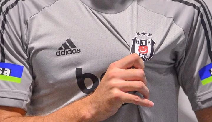 Beşiktaş'ta flaş gelişmeyi açıkladı! "Yeniden Beşiktaş'ta oynamak istiyor, yönetime iletti"