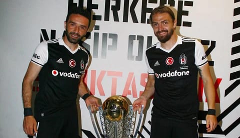 Beşiktaş'ta flaş Gökhan Gönül ve Caner Erkin gelişmesi