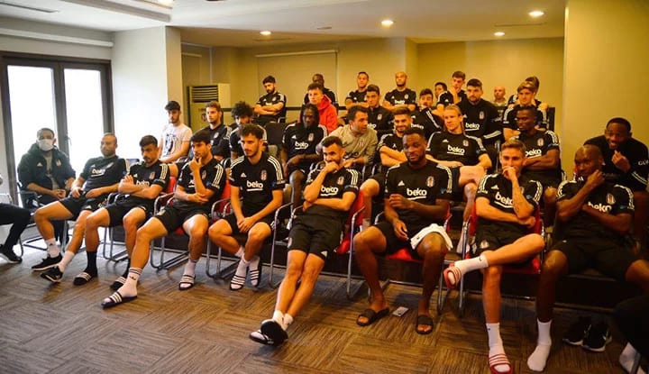 Beşiktaş'ta futbolcuların moralini bozan gelişme! Askıya alındı!