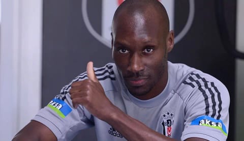 Beşiktaş'ta gerçek ortaya çıktı! Takımda kalması için Atiba ikna etmiş!