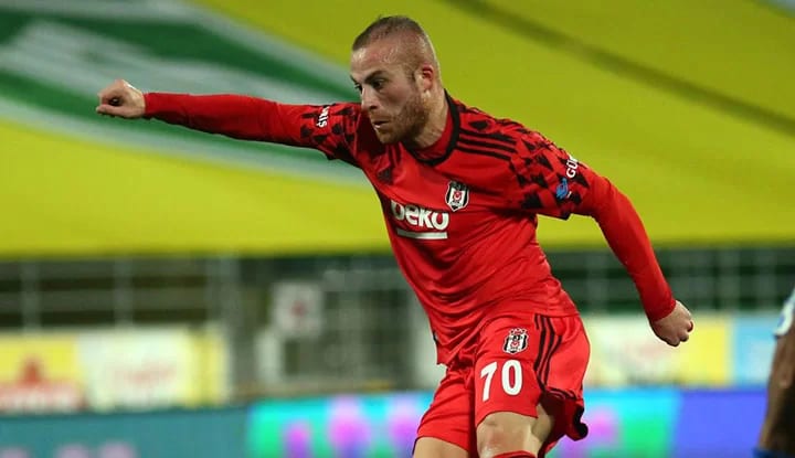 Beşiktaş'ta Gökhan Töre sakatlandı