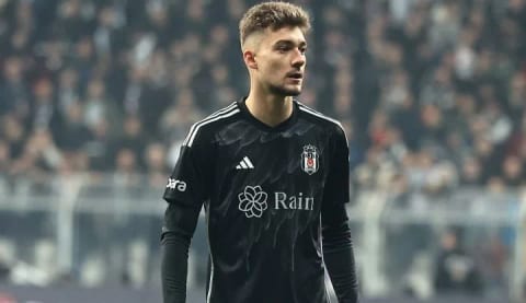 Beşiktaş'ta gözler Ernest Muçi'de!