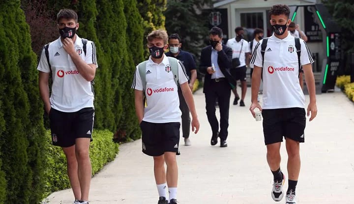 Beşiktaş'ta iki genç isim daha A Takımla antrenmanlara çıkacak! Resmen açıklandı!