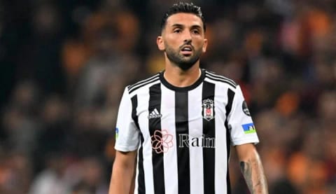 Beşiktaş iki isim için tekliflere açık!