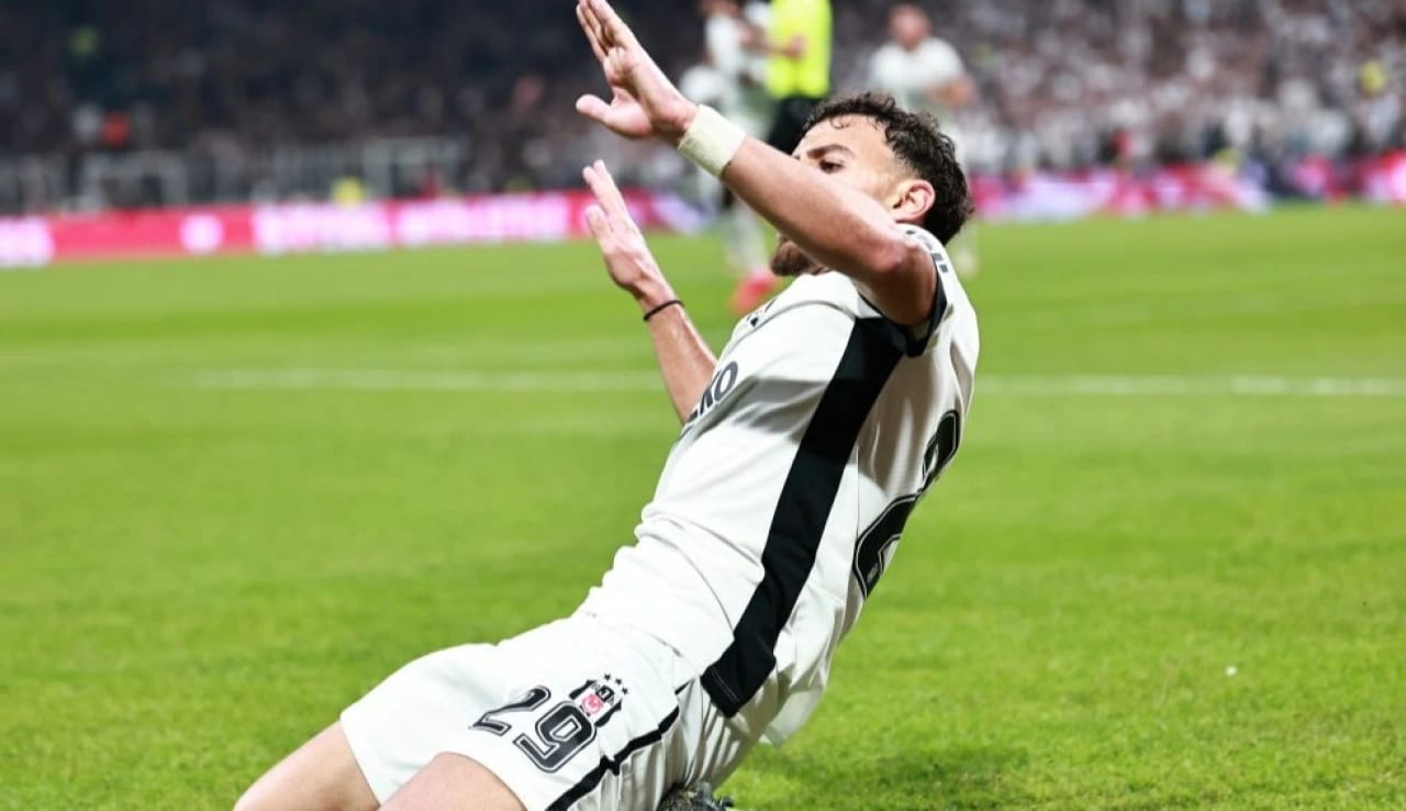 Beşiktaş'ta İlhan Fakılı fırtınası! Montella'nın da dikkatini çekti