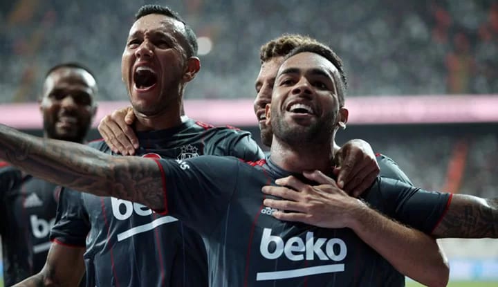 Beşiktaş'ta ilk 11 şekilleniyor!