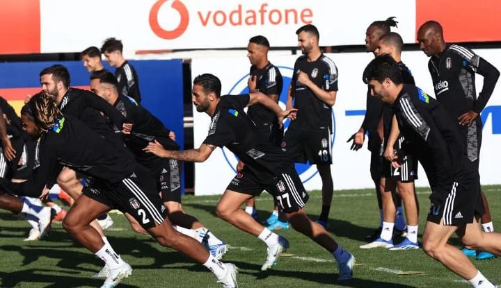 Beşiktaş'ta ilk antrenman saati belli oldu!