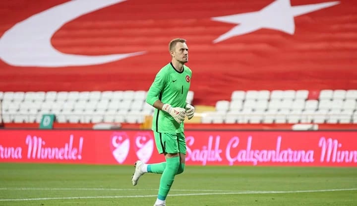 Beşiktaş'ta Mert Günok'un yüzü gülüyor!