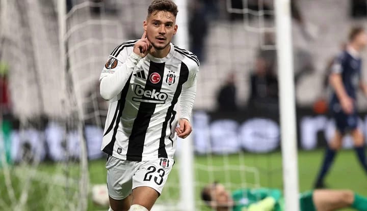 Beşiktaş'ta Muçi ve Al Musrati yolcu! Yeni kadro planlaması için satış bekleniyor!