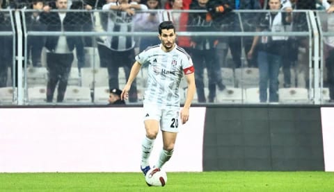 Beşiktaş'ta Necip Uysal sakatlandı!