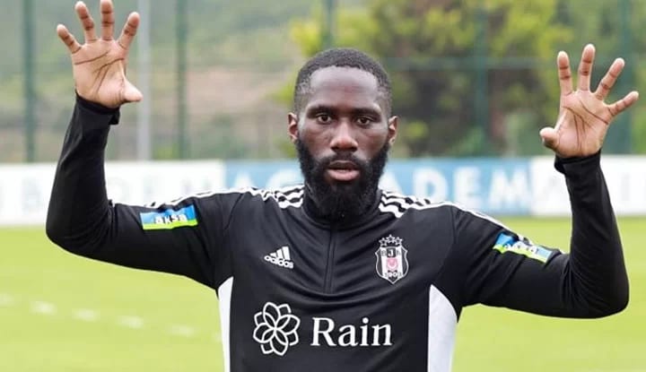 Beşiktaş'ta o isimle yollar ayrılacak!