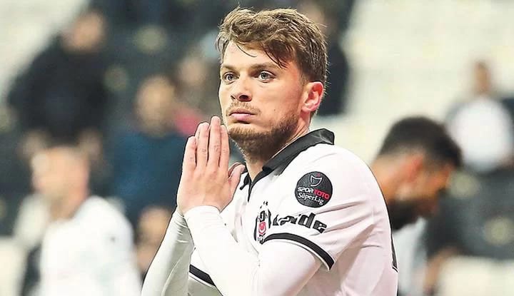 Beşiktaş'ta operasyon başladı! Yıldız futbolcu kadro dışı bırakılıyor!