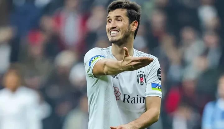 Beşiktaş'ta orta saha kararı!