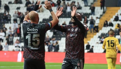 Beşiktaş'ta Redmond golle tanıştı!