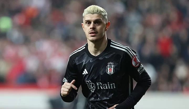 Beşiktaş'ta sağ bekte yeni çözüm! Rashica'nın pozisyonu değişiyor!