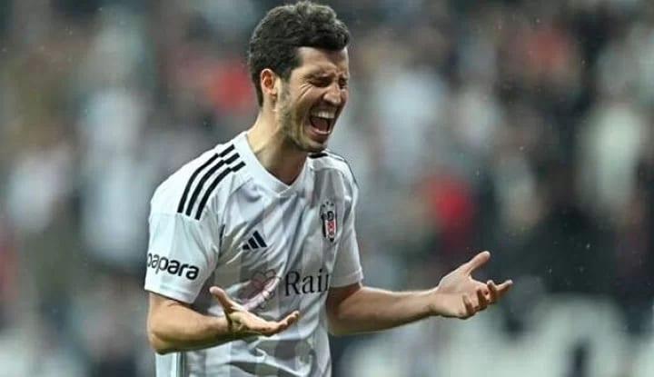 Beşiktaş'ta Salih Uçan cezalı duruma düştü!