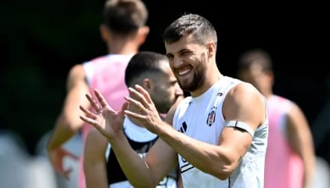 Beşiktaş’ta savunmada değişim rüzgarı esiyor!